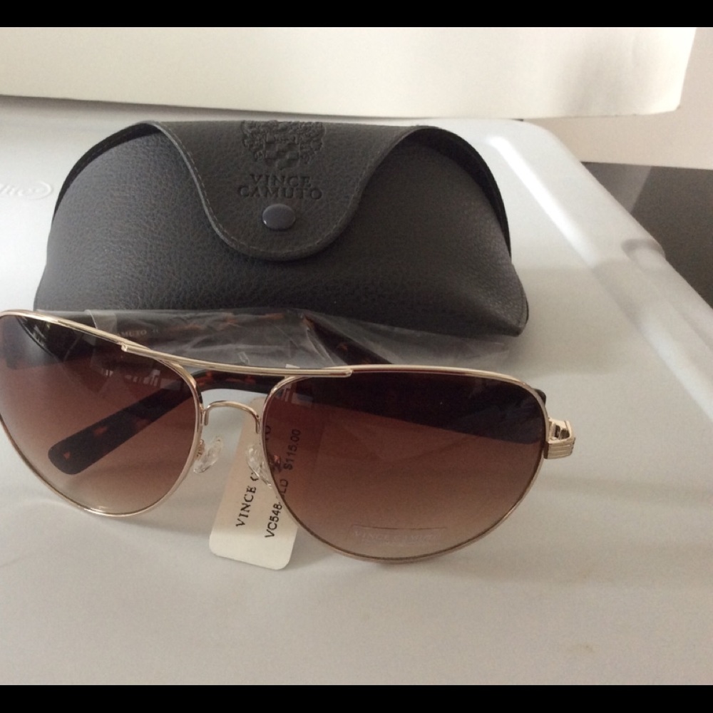 VINCE CAMUTO Aviator Sunglasses